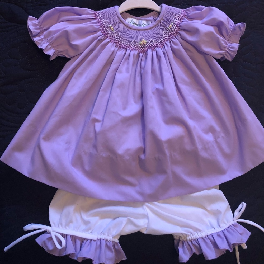 Baby girl dress and bloomer bottom.